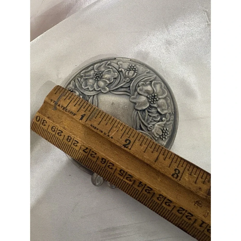 Vtg 1928 Jewelry Company Pewter Pocket Compact Metal Flower Design Mirror frame